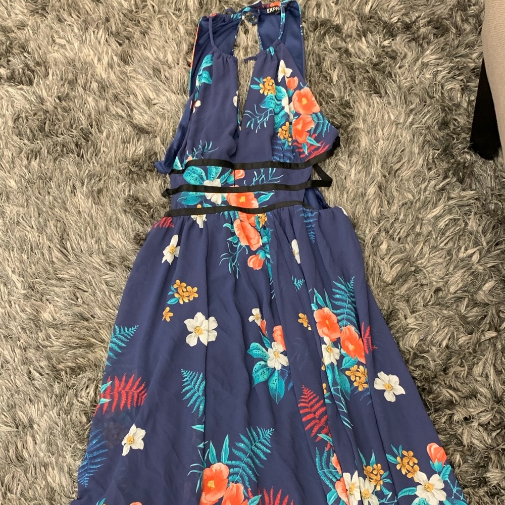 Long sleeveless dress